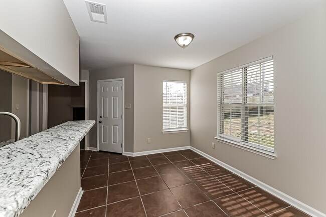 Foto del edificio - 5377 Ragan Ridge Dr