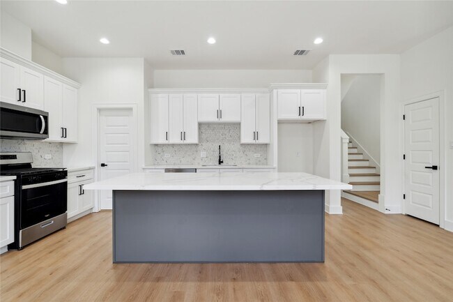 Building Photo - 4627 Balkin St