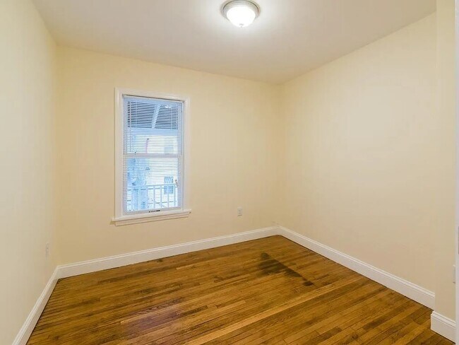 Building Photo - 25 Magdala St