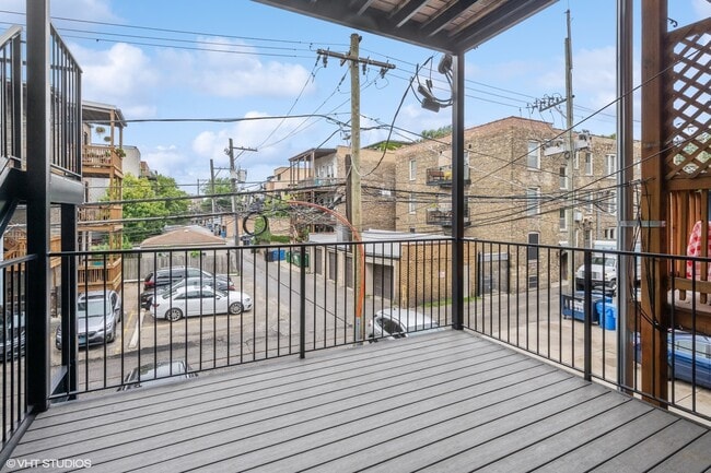 Building Photo - 3410 N Halsted St