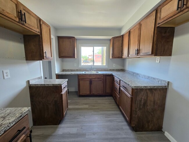 kitchen - appliances to be installed - 15890 Freeland St