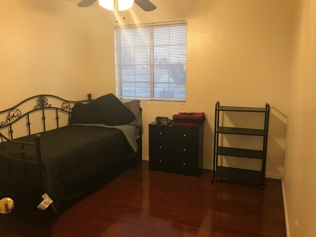 Foto del edificio - 492 E Laredo St