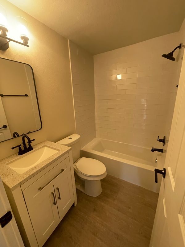 Foto del edificio - 811 Lotus Path