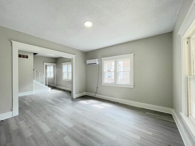 Foto del edificio - Large 3 bedroom home