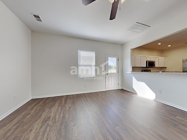 Foto del edificio - 405 Ridgedale Rd