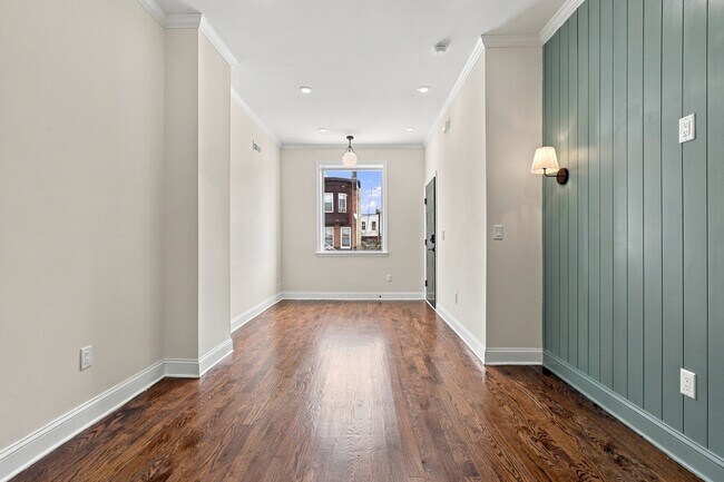 Building Photo - 2434 N 33rd St