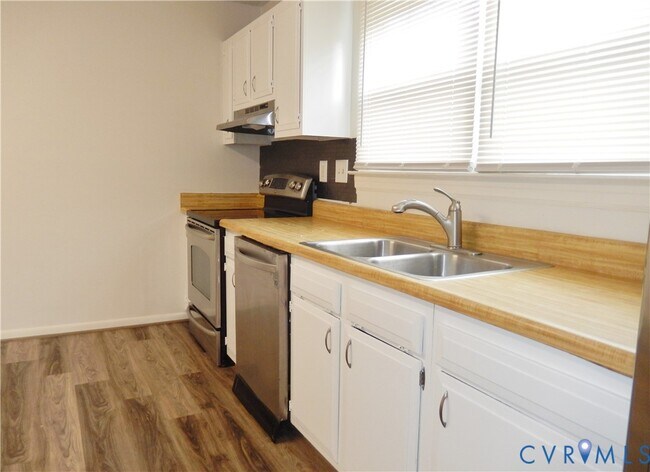 Foto del edificio - 512 Marbleridge Rd