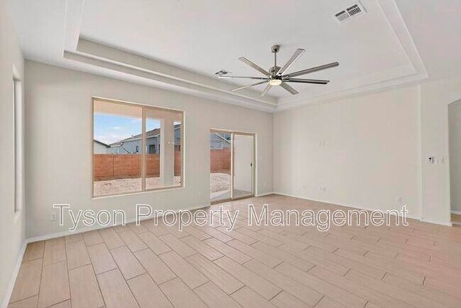 Foto del edificio - 247 Needle Ave SW