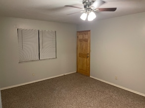 Building Photo - 1103 W James Blvd