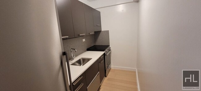 Building Photo - East 39th Street