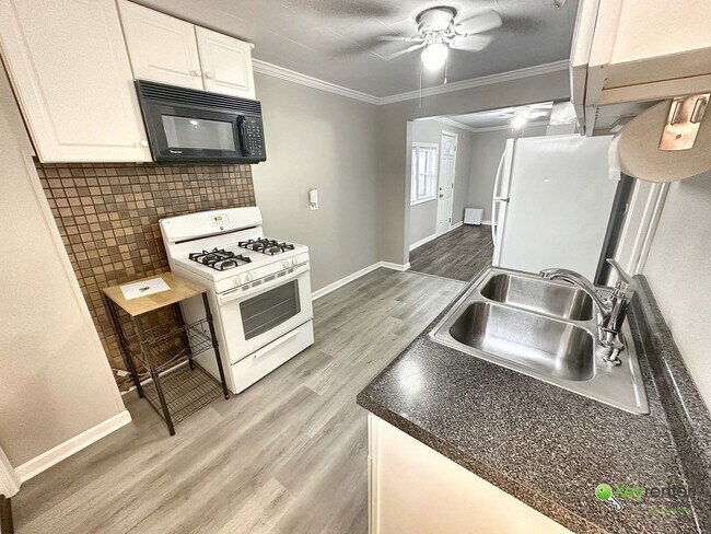 Foto del edificio - 10720 S Whipple St
