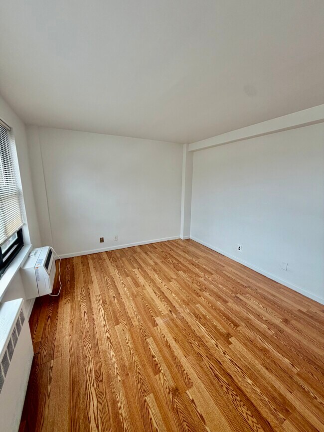 Foto del edificio - 47 Davis Ave