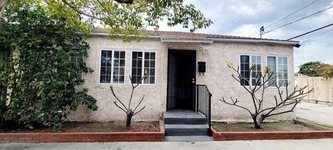 Building Photo - 6267 Rose Ave