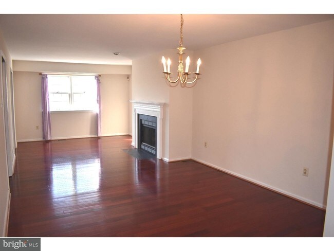 Building Photo - 1502 Isaacs Ct