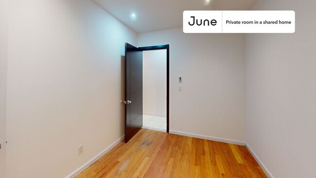 Foto del edificio - Room in Shared 6 bed/3 bath home