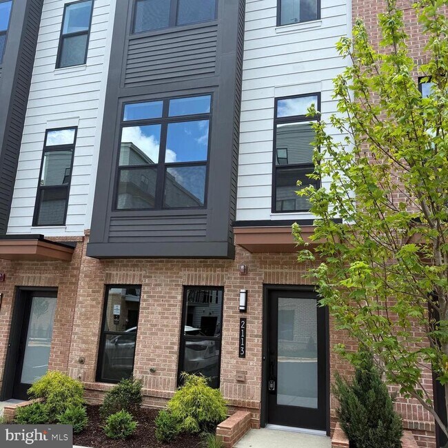 Foto del edificio - 2113 Tysons Ridgeline Rd