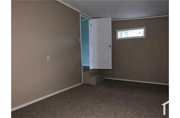 Building Photo - 2016 E Walnut Ave