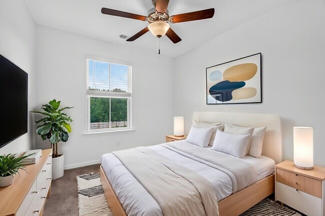 Building Photo - Highland Townhomes