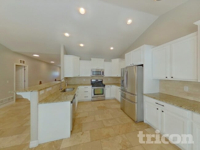 Foto del edificio - 6697 Cottonwood Tree Dr