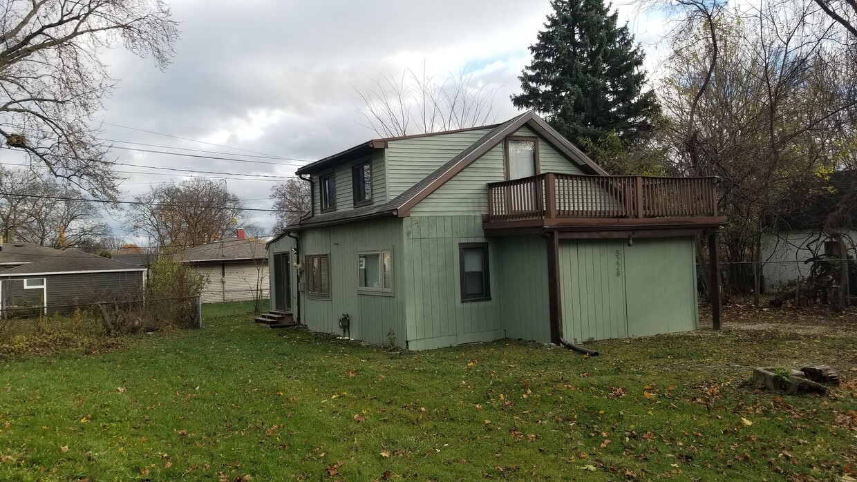 Primary Photo - Recently Updated Single Family home availa...