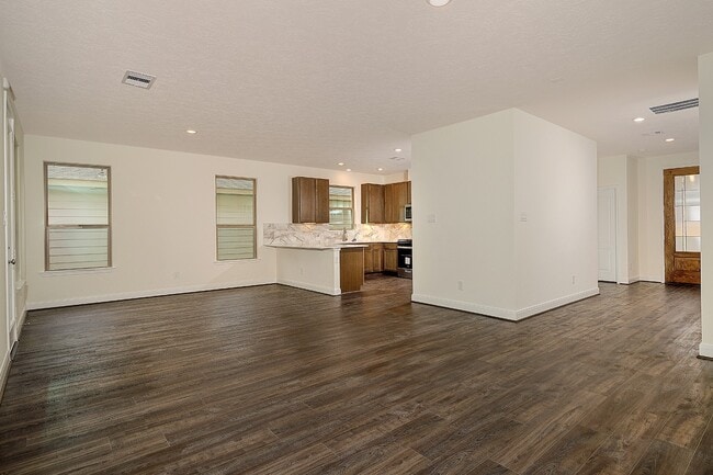 Building Photo - 27646 Mesabe Dr