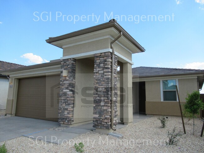 Building Photo - Gorgeous Glendale home ready for move in