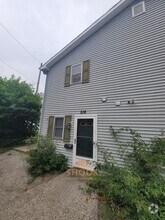 Building Photo - 516 S 4th St