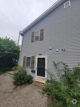 Building Photo - 516 S 4th St