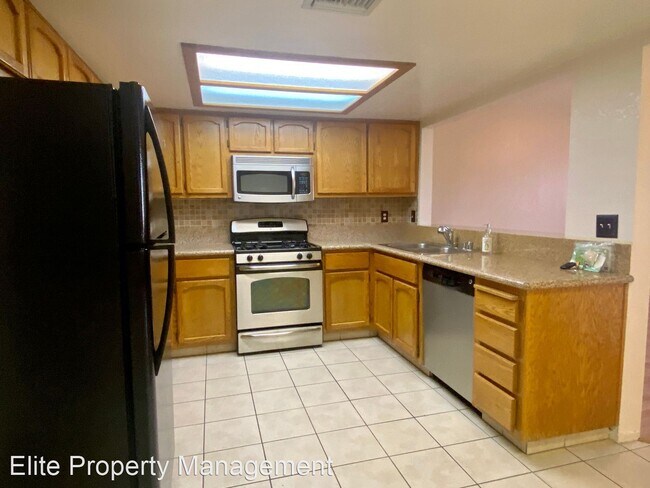 Foto del edificio - 2 br, 2.5 bath House - 205 E Upjohn Ave
