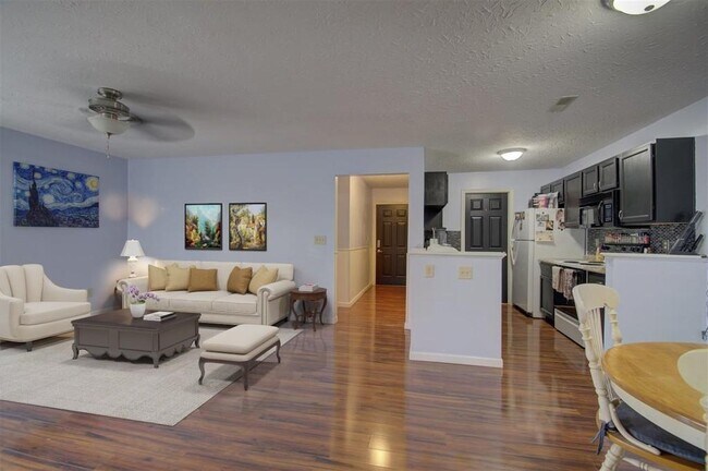 Building Photo - 660 Friars Ln, Unit #2