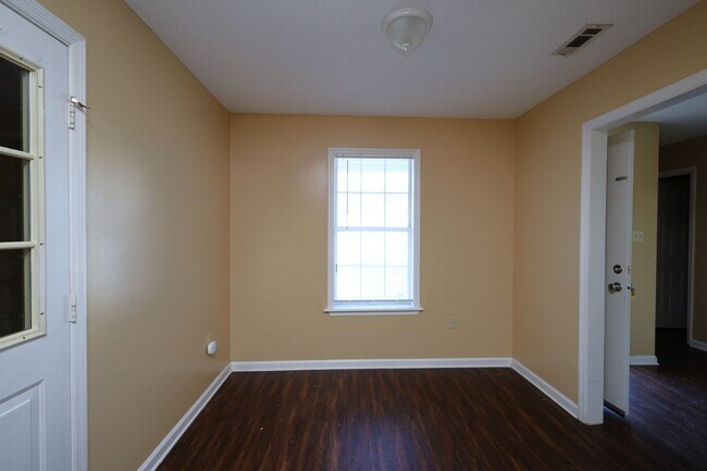 Building Photo - 13 Pinedale Cir