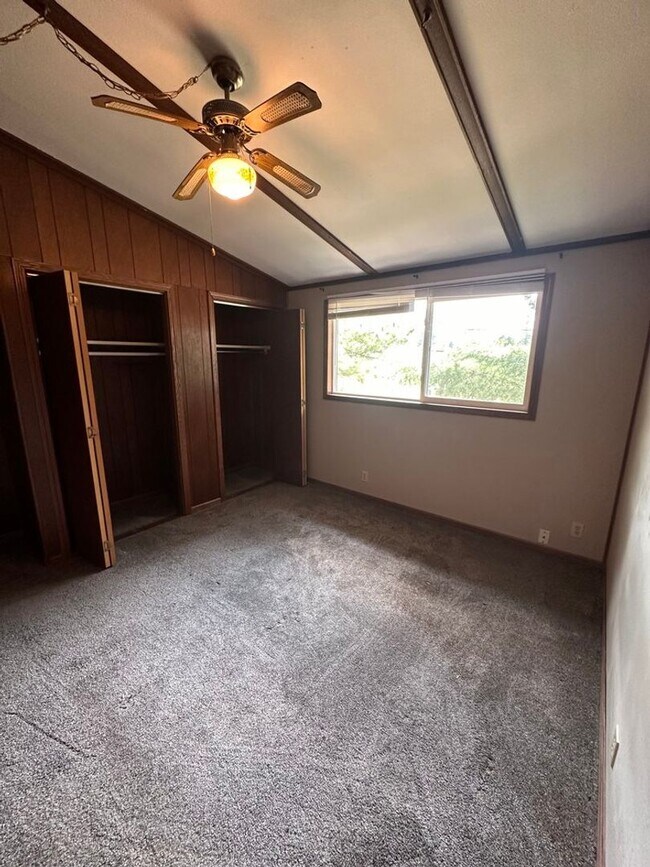 Foto del edificio - 2400 E 6th St