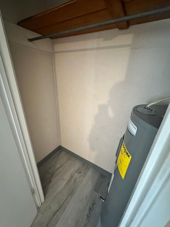 Foto del edificio - 2 Bedroom/1 Bath Duplex