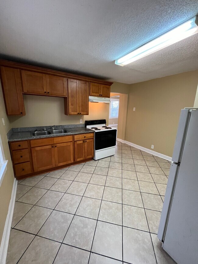 Photo - 4335 Clio St Apartments