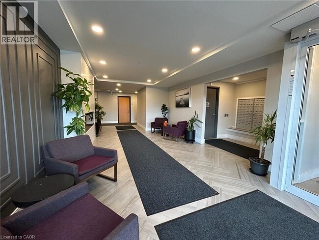 Photo du bâtiment - 15 Prince Albert Blvd