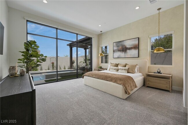 Foto del edificio - 10718 Desert Hts Ave