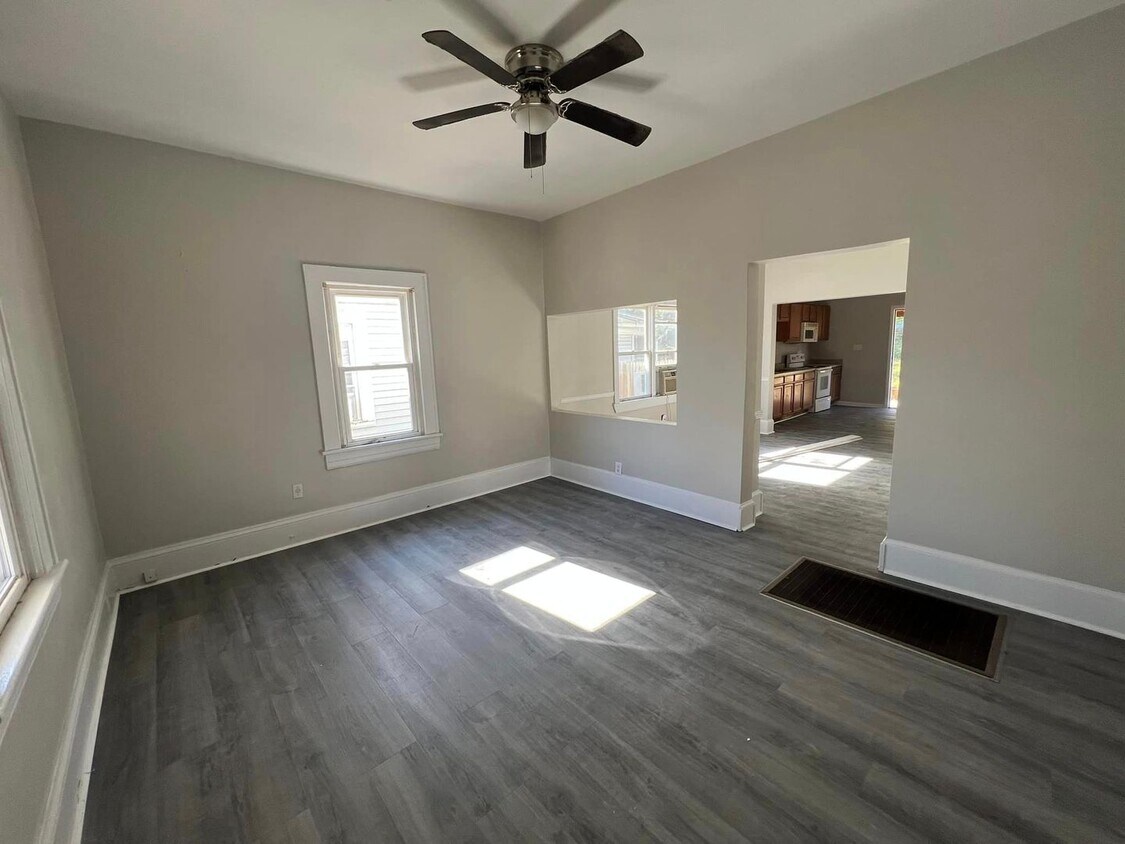 Foto principal - 1131 13th St SE