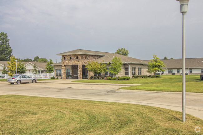 Building Photo - Villas of West Memphis