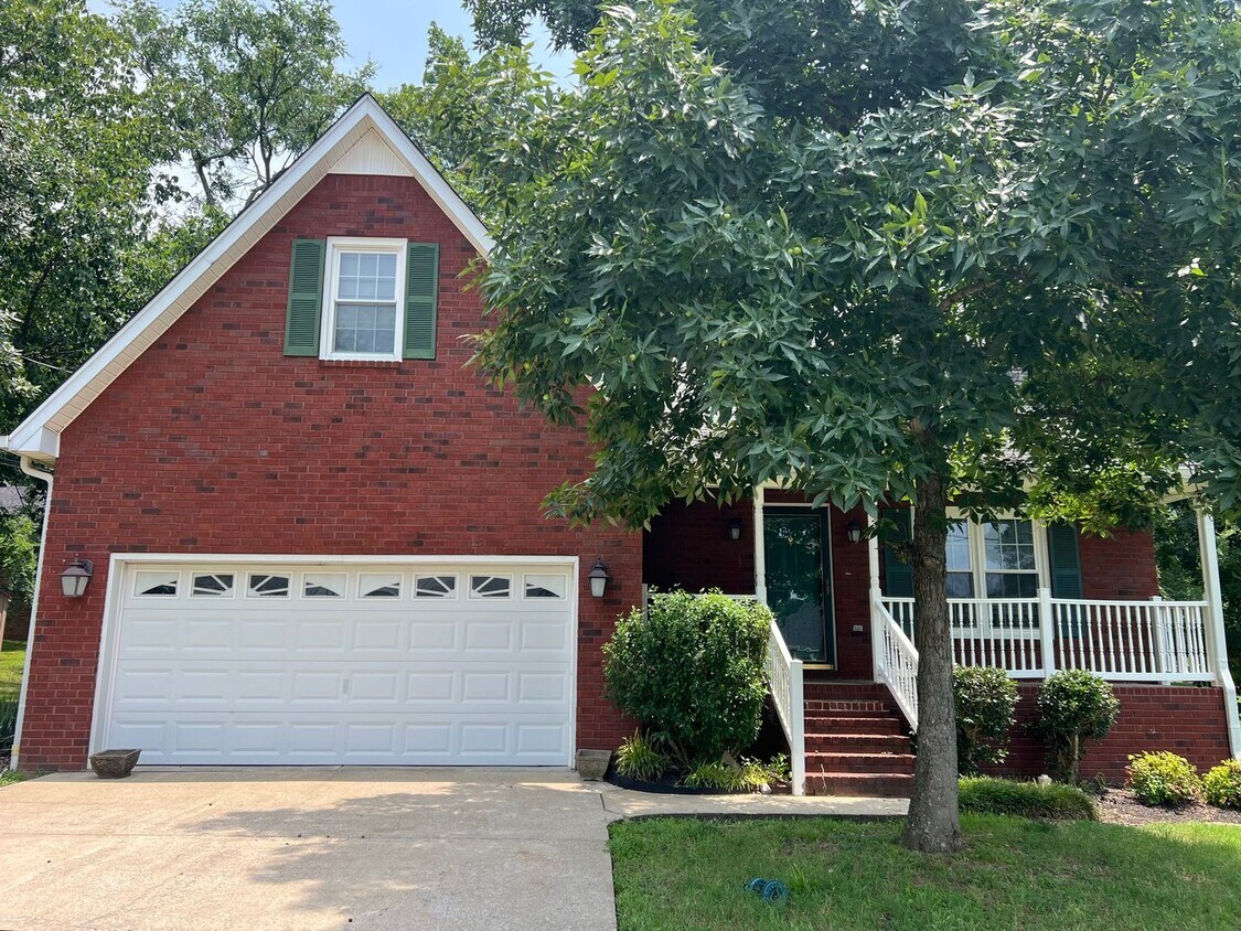 Primary Photo - Smyrna Brick 4 bedrooms Available Now! Pri...
