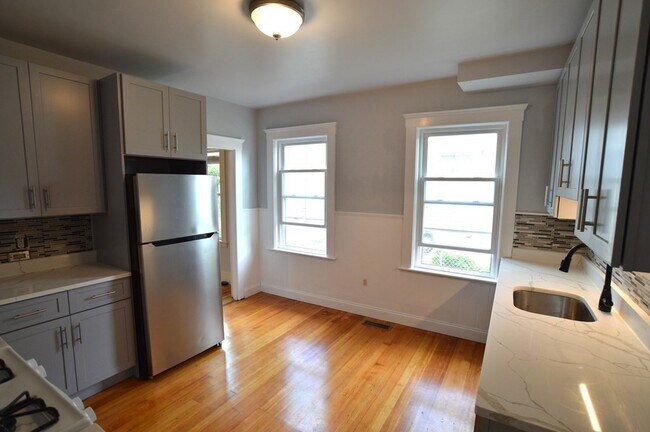 Foto del edificio - 29 Walsh Ave