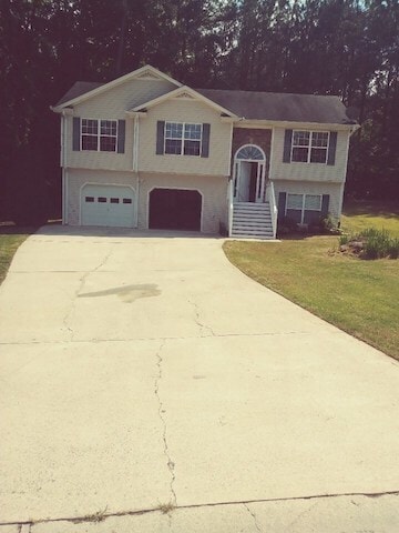 Primary Photo - Now Available! 4 bedroom 3 baths