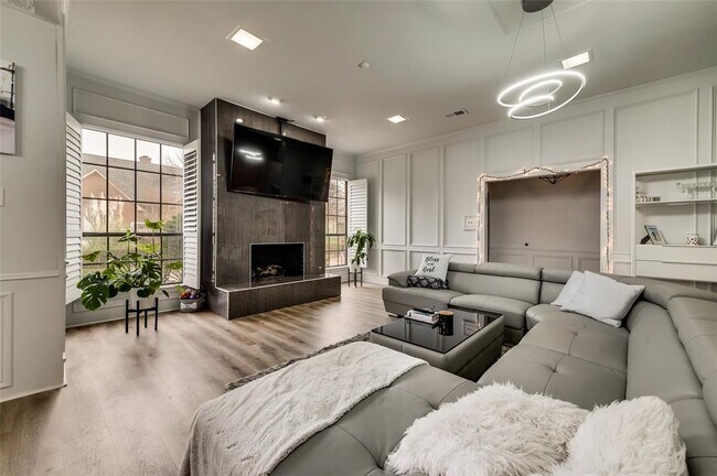 Building Photo - 6930 Rocky Top Cir