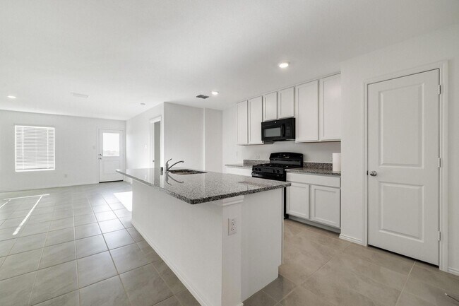 Building Photo - 7809 Thornton Dr