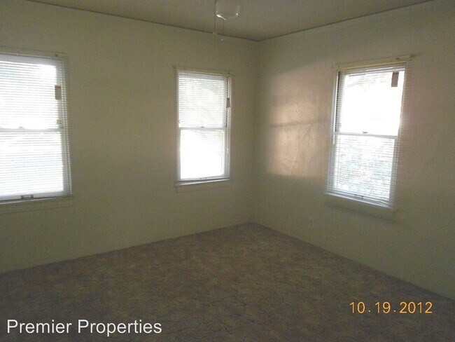 Building Photo - 1721 N Van Ness Ave