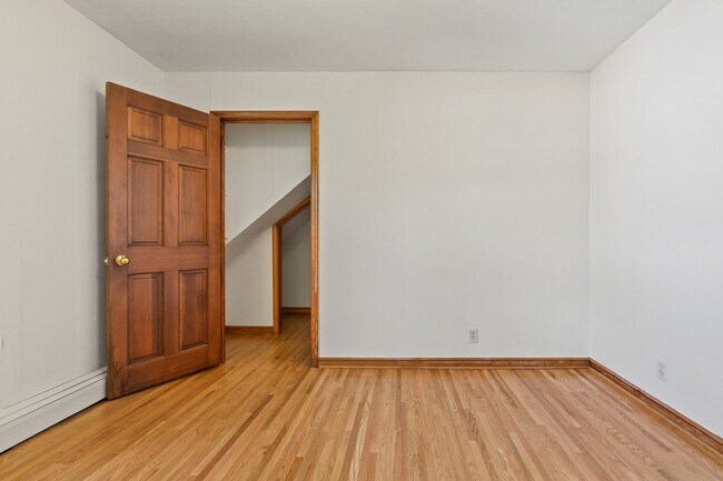 Foto del edificio - 794 Randolph Ave