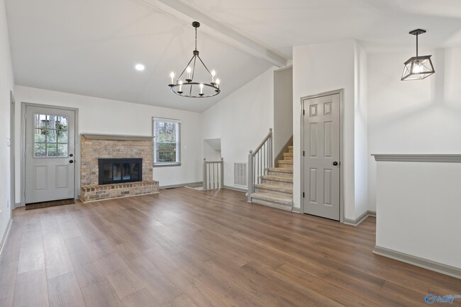 Building Photo - 220 Andra St