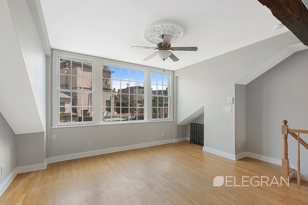 Foto principal - 177 West 4th Street