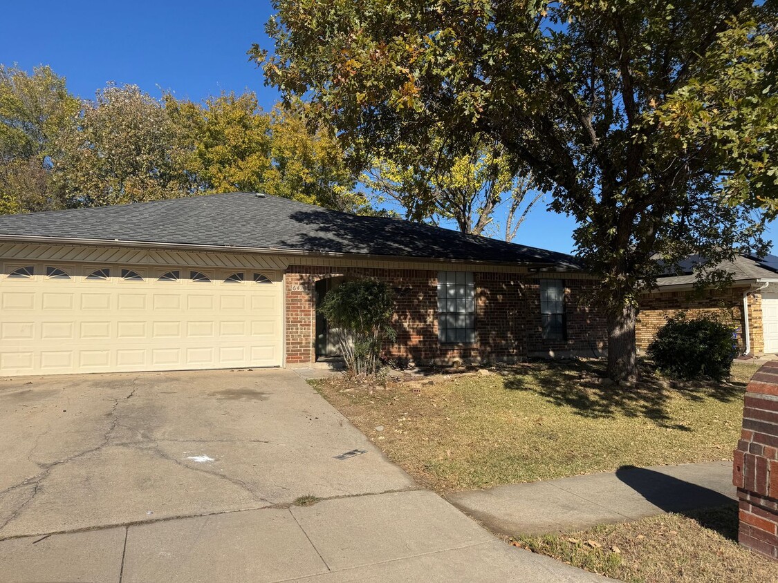 Foto principal - 3bdrm, 2 bath, Move In Ready! Keller ISD!