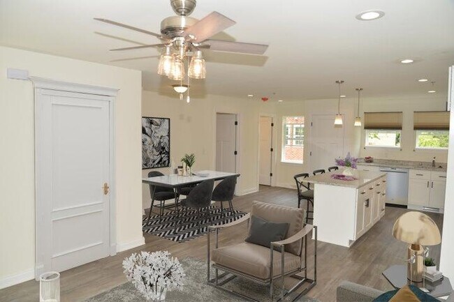 Foto del edificio - 208 Grand Ave