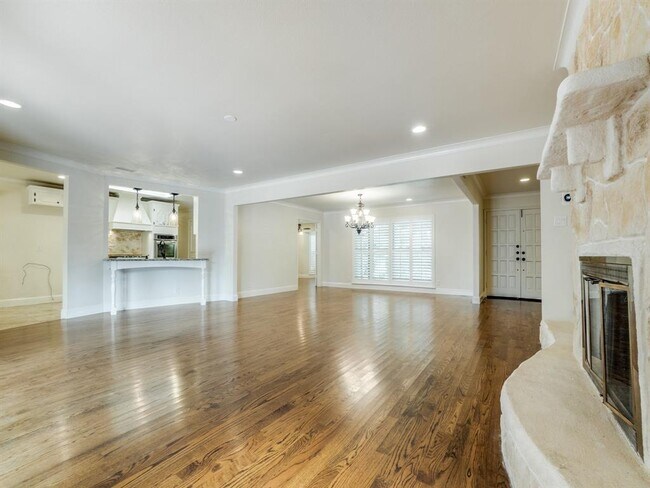 Building Photo - 7130 Mimosa Ln